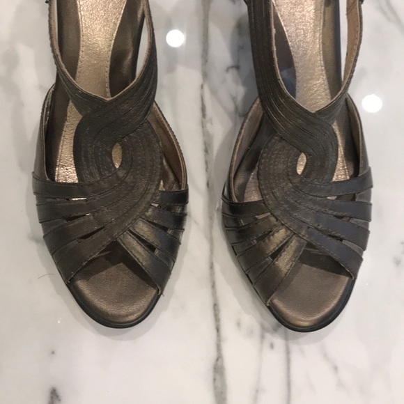 Bronze heels - Picture 3 of 4